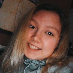 Meet your Posher, Ainsley